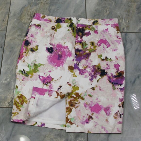 Liz Claiborne Pink/Purple Floral Skirt Size 8 - Picture 5 of 5